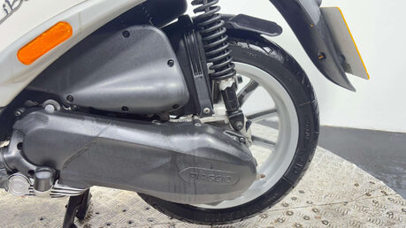 Piaggio Liberty 2021 4K MOT 4 STROKE 50CC SCOOTER LEARNER BIKE RIDE AT 16 29