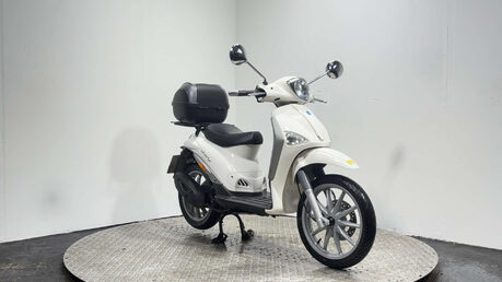 Piaggio Liberty 2021 4K MOT 4 STROKE 50CC SCOOTER LEARNER BIKE RIDE AT 16 3