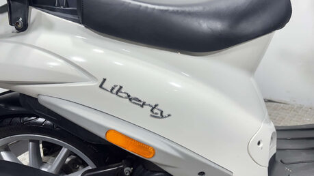 Piaggio Liberty 2021 4K MOT 4 STROKE 50CC SCOOTER LEARNER BIKE RIDE AT 16 31