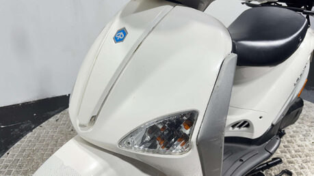 Piaggio Liberty 2021 4K MOT 4 STROKE 50CC SCOOTER LEARNER BIKE RIDE AT 16 30