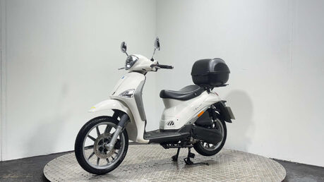 Piaggio Liberty 2021 4K MOT 4 STROKE 50CC SCOOTER LEARNER BIKE RIDE AT 16 5