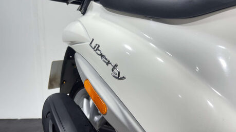 Piaggio Liberty 2021 4K MOT 4 STROKE 50CC SCOOTER LEARNER BIKE RIDE AT 16 10