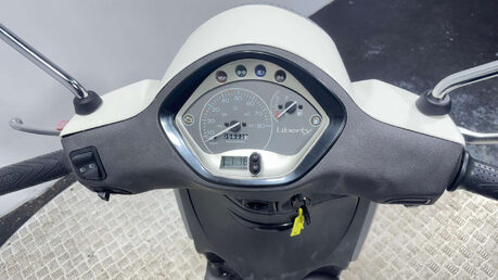Piaggio Liberty 2021 4K MOT 4 STROKE 50CC SCOOTER LEARNER BIKE RIDE AT 16 32