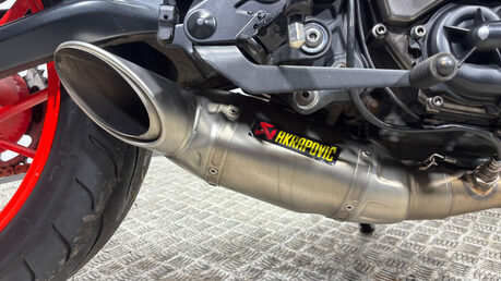 Yamaha MT-07 2018 68 PLATE NEW MOT SERVICED WARRANTY 27K FULL AKRAPOVIC 16