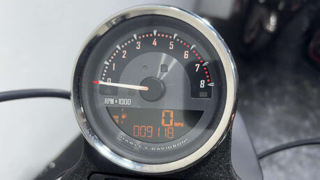 Harley-Davidson Sportster XL 883 N IRON 2011 9K CUSTOM CRUISER BIKE MOT WARRANTY A2 25