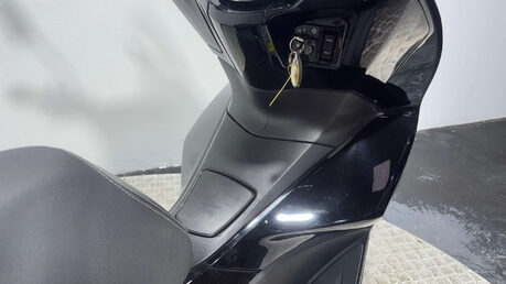 Honda PCX 125 Scooter Petrol CVT Euro 4 (12 ps) 28