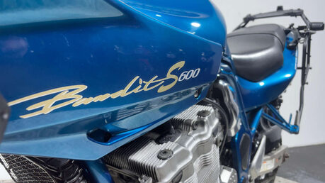 Suzuki Bandit 600 GSF 1998 27K VERY CLEAN MK1 NEW MOT ICONIC CLASSIC 600CC A2 31