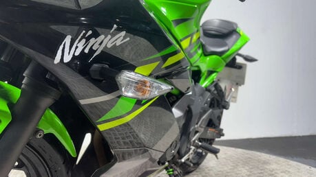 Kawasaki Ninja 2018 ONLY 5K MOT DECEMBER 2026 15BHP SPORTS BIKE LEARNER BIKE 125CC 33