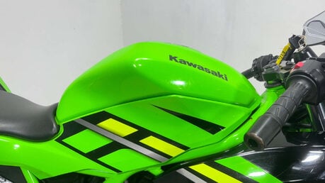 Kawasaki Ninja 2018 ONLY 5K MOT DECEMBER 2026 15BHP SPORTS BIKE LEARNER BIKE 125CC 27