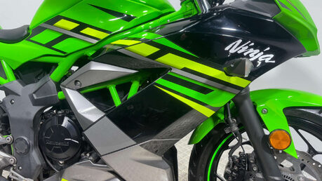 Kawasaki Ninja 2018 ONLY 5K MOT DECEMBER 2026 15BHP SPORTS BIKE LEARNER BIKE 125CC 34