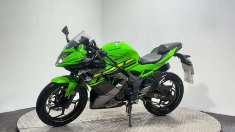 Kawasaki Ninja 2018 ONLY 5K MOT DECEMBER 2026 15BHP SPORTS BIKE LEARNER BIKE 125CC 5