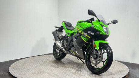Kawasaki Ninja 2018 ONLY 5K MOT DECEMBER 2026 15BHP SPORTS BIKE LEARNER BIKE 125CC 3