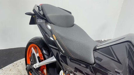 KTM 390 DUKE 2014 FULL HISTORY ONLY 5K VERY CLEAN A2 READY NAKED BIKE 390CC 10