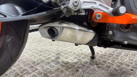 KTM 390 DUKE 2014 FULL HISTORY ONLY 5K VERY CLEAN A2 READY NAKED BIKE 390CC 13