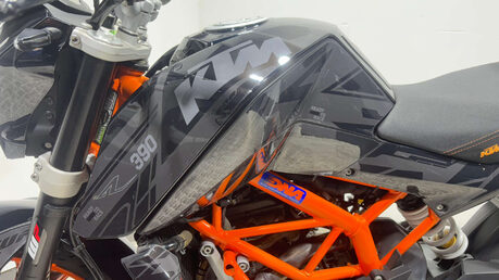 KTM 390 DUKE 2014 FULL HISTORY ONLY 5K VERY CLEAN A2 READY NAKED BIKE 390CC 27