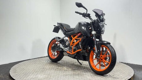 KTM 390 DUKE 2014 FULL HISTORY ONLY 5K VERY CLEAN A2 READY NAKED BIKE 390CC 3