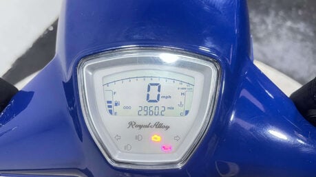 Royal Alloy GP S LC MODEL 2021 2K GOOD RUNNING MODERN RETRO SCOOTER BIKE 125CC 25