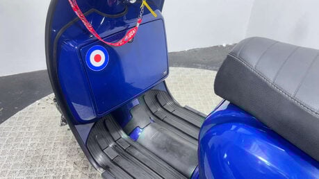 Royal Alloy GP S LC MODEL 2021 2K GOOD RUNNING MODERN RETRO SCOOTER BIKE 125CC 35