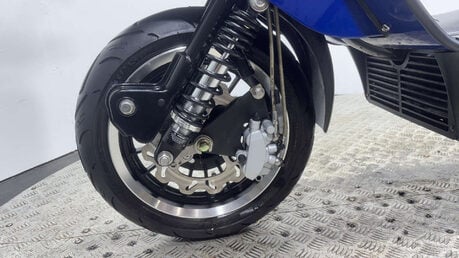 Royal Alloy GP S LC MODEL 2021 2K GOOD RUNNING MODERN RETRO SCOOTER BIKE 125CC 24