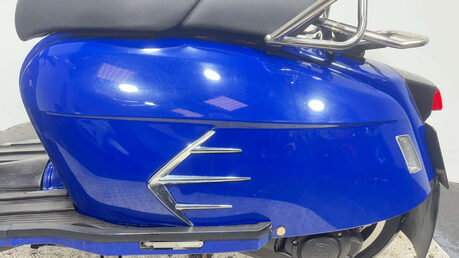 Royal Alloy GP S LC MODEL 2021 2K GOOD RUNNING MODERN RETRO SCOOTER BIKE 125CC 20