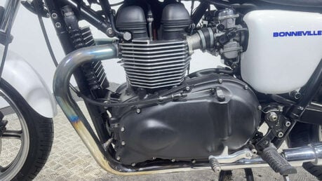Triumph Bonneville 2014 T100 GREAT CONDITION ONLY 7K ICONIC MODERN CLASSIC 865CC 27