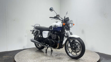 Triumph Bonneville 2014 T100 GREAT CONDITION ONLY 7K ICONIC MODERN CLASSIC 865CC 3