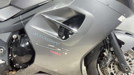 Triumph Sprint 2009 ONLY 23K FULL LUGGAGE MOT WARRANTY SERVICE HISTORY 11