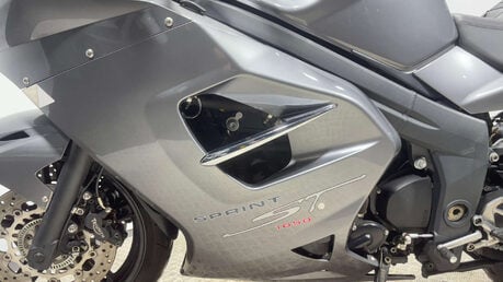 Triumph Sprint 2009 ONLY 23K FULL LUGGAGE MOT WARRANTY SERVICE HISTORY 8