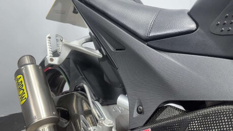 Aprilia Tuono 1000 V4 R 2013 ONLY 10K LOADS OF EXTRAS JUST SERVICED 1000CC V4 20