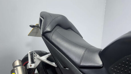 Aprilia Tuono 1000 V4 R 2013 ONLY 10K LOADS OF EXTRAS JUST SERVICED 1000CC V4 42