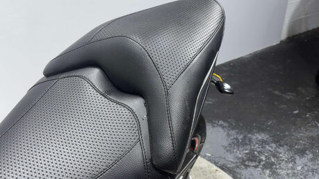 Aprilia Tuono 1000 V4 R 2013 ONLY 10K LOADS OF EXTRAS JUST SERVICED 1000CC V4 37