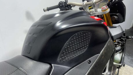 Aprilia Tuono 1000 V4 R 2013 ONLY 10K LOADS OF EXTRAS JUST SERVICED 1000CC V4 35