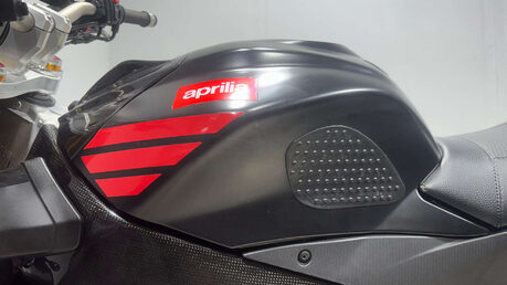 Aprilia Tuono 1000 V4 R 2013 ONLY 10K LOADS OF EXTRAS JUST SERVICED 1000CC V4 47