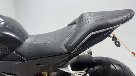 Aprilia Tuono 1000 V4 R 2013 ONLY 10K LOADS OF EXTRAS JUST SERVICED 1000CC V4 14