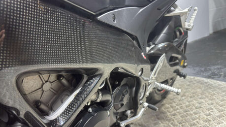 Aprilia Tuono 1000 V4 R 2013 ONLY 10K LOADS OF EXTRAS JUST SERVICED 1000CC V4 11