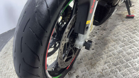 Aprilia Tuono 1000 V4 R 2013 ONLY 10K LOADS OF EXTRAS JUST SERVICED 1000CC V4 24