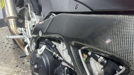 Aprilia Tuono 1000 V4 R 2013 ONLY 10K LOADS OF EXTRAS JUST SERVICED 1000CC V4 52