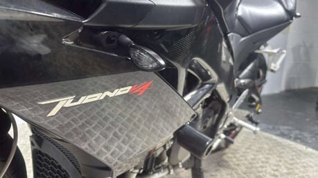 Aprilia Tuono 1000 V4 R 2013 ONLY 10K LOADS OF EXTRAS JUST SERVICED 1000CC V4 43