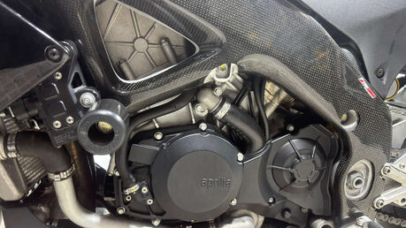 Aprilia Tuono 1000 V4 R 2013 ONLY 10K LOADS OF EXTRAS JUST SERVICED 1000CC V4 10