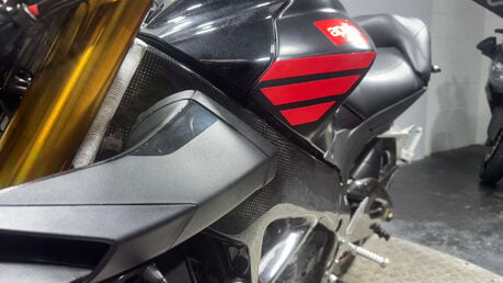 Aprilia Tuono 1000 V4 R 2013 ONLY 10K LOADS OF EXTRAS JUST SERVICED 1000CC V4 33