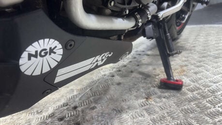 Aprilia Tuono 1000 V4 R 2013 ONLY 10K LOADS OF EXTRAS JUST SERVICED 1000CC V4 21