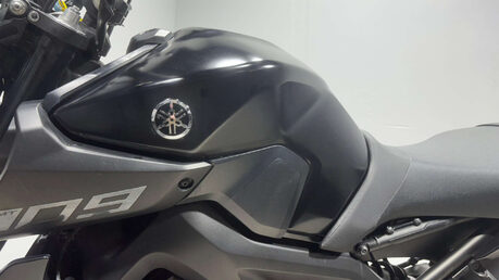 Yamaha MT-09 ABS 2017 19K FULL AKRAPOVIC NEW MOT SERVICED SUPERNAKED 12