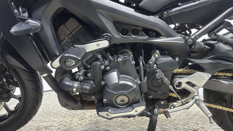 Yamaha MT-09 ABS 2017 19K FULL AKRAPOVIC NEW MOT SERVICED SUPERNAKED 21