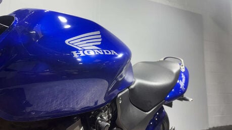 Honda CB 2002 ONLY 16K VERY CLEAN 600CC COMMUTER / FIRST BIG BIKE A2 44