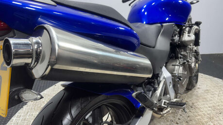 Honda CB 2002 ONLY 16K VERY CLEAN 600CC COMMUTER / FIRST BIG BIKE A2 18