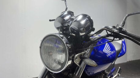 Honda CB 2002 ONLY 16K VERY CLEAN 600CC COMMUTER / FIRST BIG BIKE A2 38