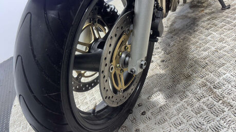 Honda CB 2002 ONLY 16K VERY CLEAN 600CC COMMUTER / FIRST BIG BIKE A2 37