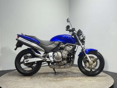 Honda CB 2002 ONLY 16K VERY CLEAN 600CC COMMUTER / FIRST BIG BIKE A2
