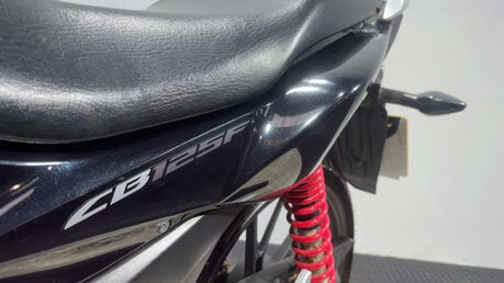 Honda CB GLR125 2015 14K PERFECT LEARNER FIRST BIKE 125CC WARRANTY MOT 20