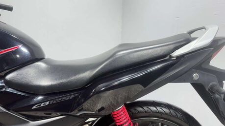 Honda CB GLR125 2015 14K PERFECT LEARNER FIRST BIKE 125CC WARRANTY MOT 46